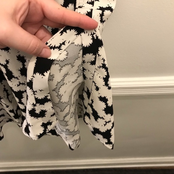 A.L.C. Corso Skirt 6 Silk Flowers Black White Floral high low long blooms - Picture 5 of 13